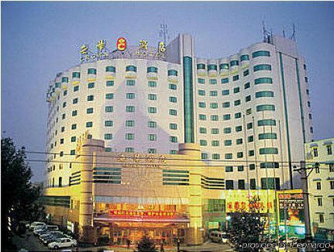 Crown Hotel Wuhan Exterior foto