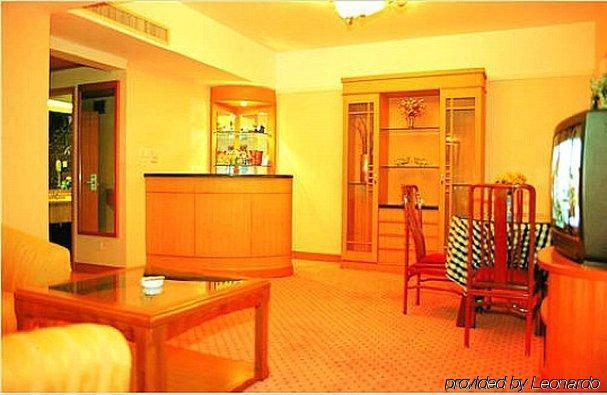 Crown Hotel Wuhan Quarto foto